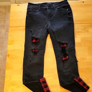 Judy Bluse distressed Buffalo plaid jeans